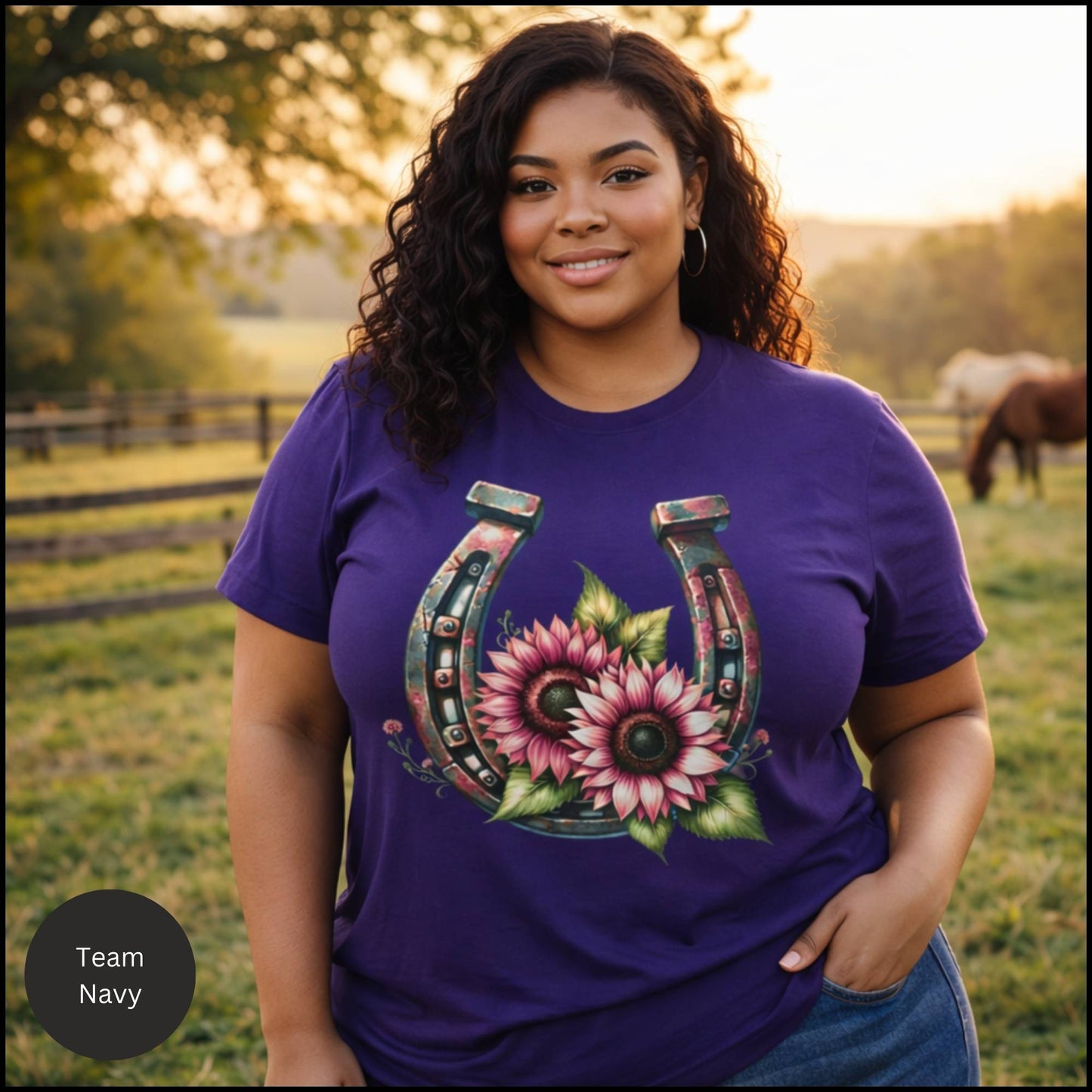 Floral Horseshoe Graphic Tee – Western Cowgirl Sunflower Horseshoe T-Shirt