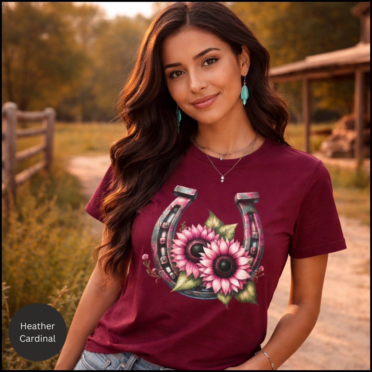 Floral Horseshoe Graphic Tee – Western Cowgirl Sunflower Horseshoe T-Shirt
