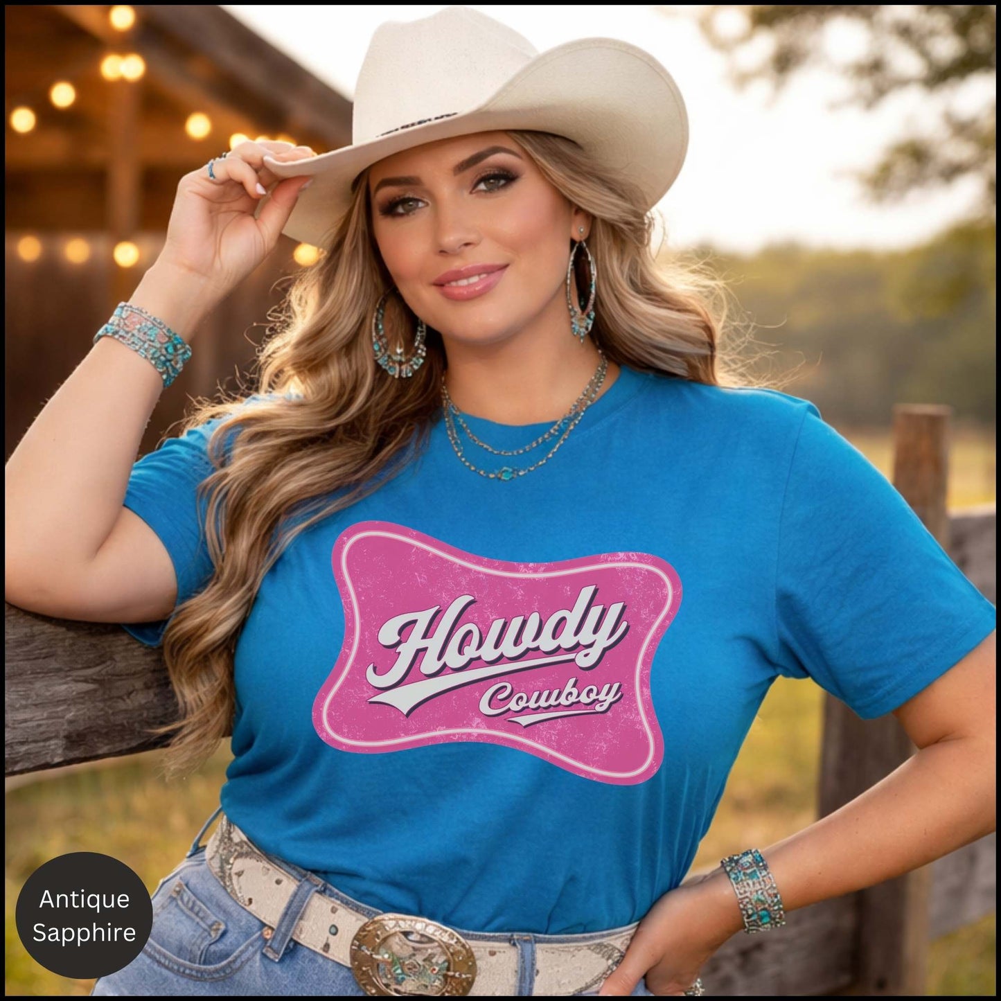 Howdy Cowboy Pink Western Graphic Tee – Retro Cowgirl Shirt, Trendy Western Aesthetic T-Shirt, Cute Country Outfit Top