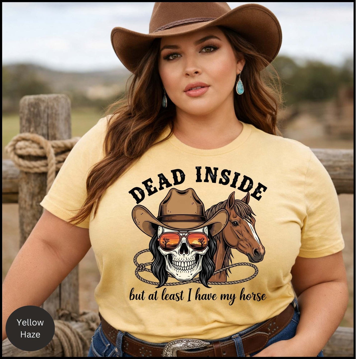 Howdy Cowboy Pink Western Graphic Tee – Retro Cowgirl Shirt, Trendy Western Aesthetic T-Shirt, Cute Country Outfit Top